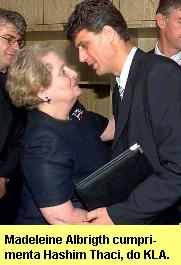 Albright cumprimenta o terrorista.