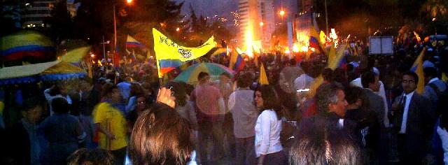 Manifestantes em Quito.