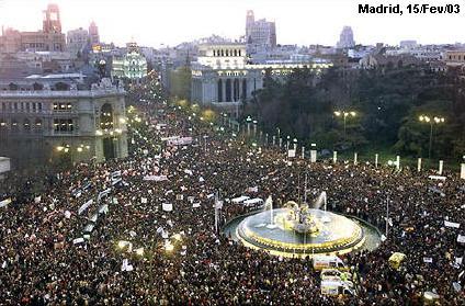 Um milh�o na manifesta��o de Madrid. A voca��o de cipaio do sr. Aznar foi contestada em toda a Espanha no dia 15 de Fevereiro.