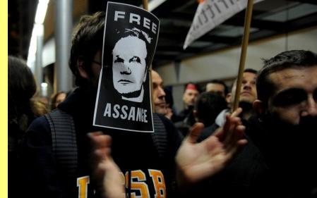 Manifesta��o a favor de Assange, em Barcelona.