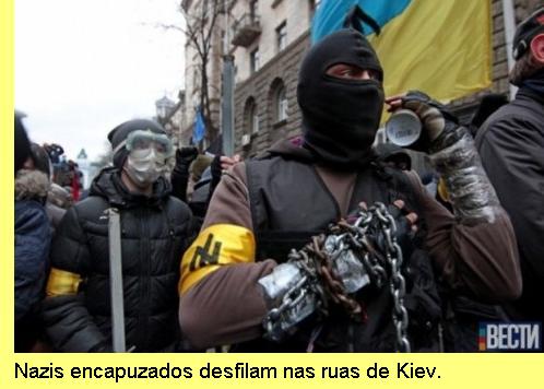 Nazis encapuzados.