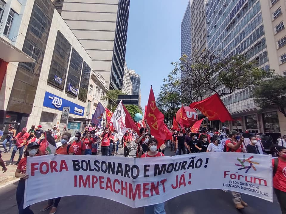 Fora Bolsonaro e Mourão.