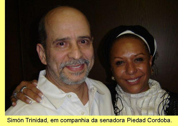 Sim�n Trinidad, em companhia da senadora Piedad Cordoba.