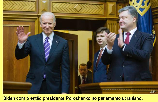 Biden com Poroshenko no parlamento ucraniano.