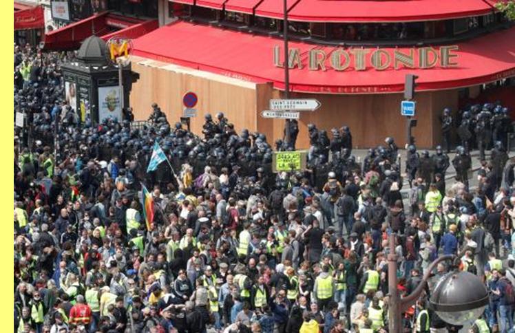 1� de Maio em Paris.