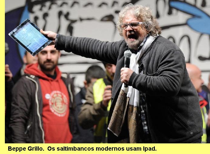 Beppe Grillo e o seu Ipad num comcio.