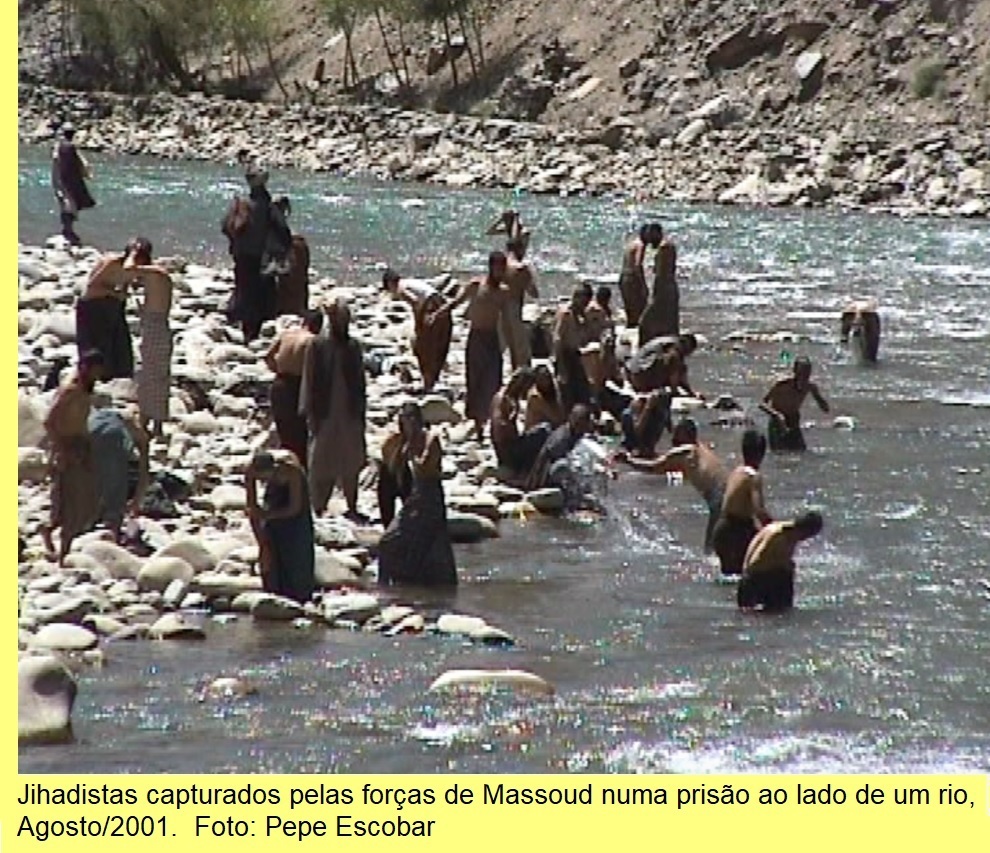 Jihadistas capturados pelas forças de Massoud, Agosto/2001.