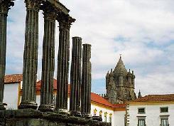 Templo Romano de �vora.