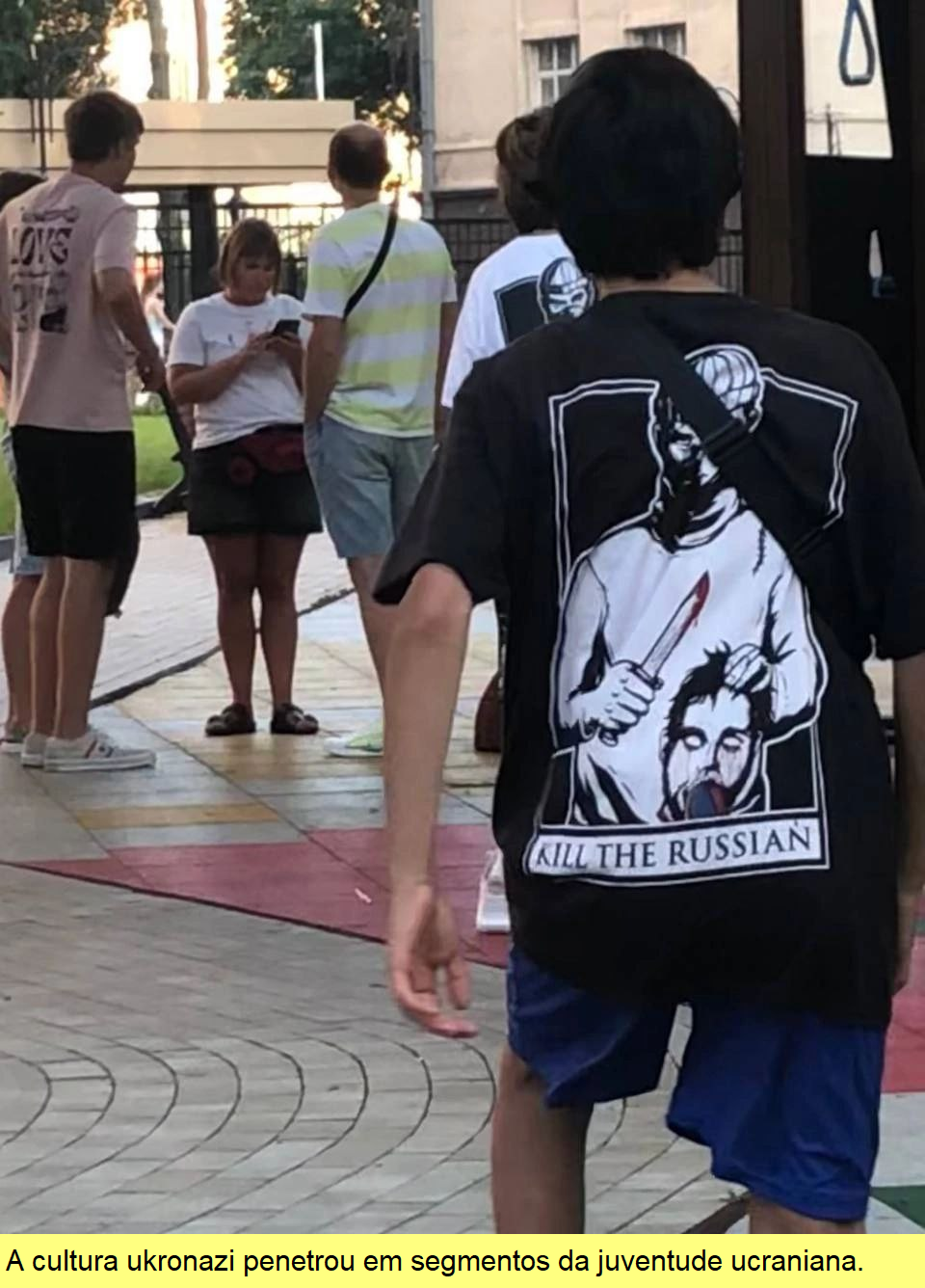 Tshirt usada por jovem de Kiev.