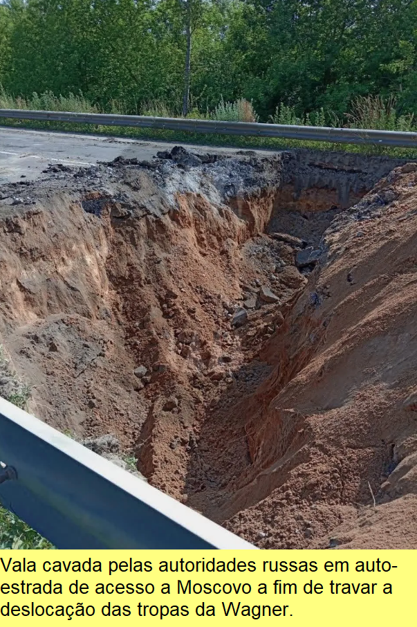 Vala em auto-estrada de acesso a Moscovo.