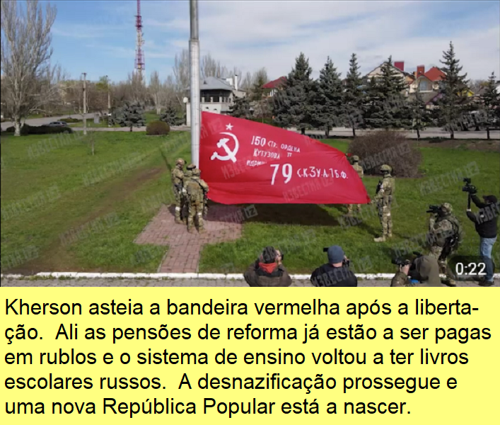Kherson asteia a bandeira vermelha.